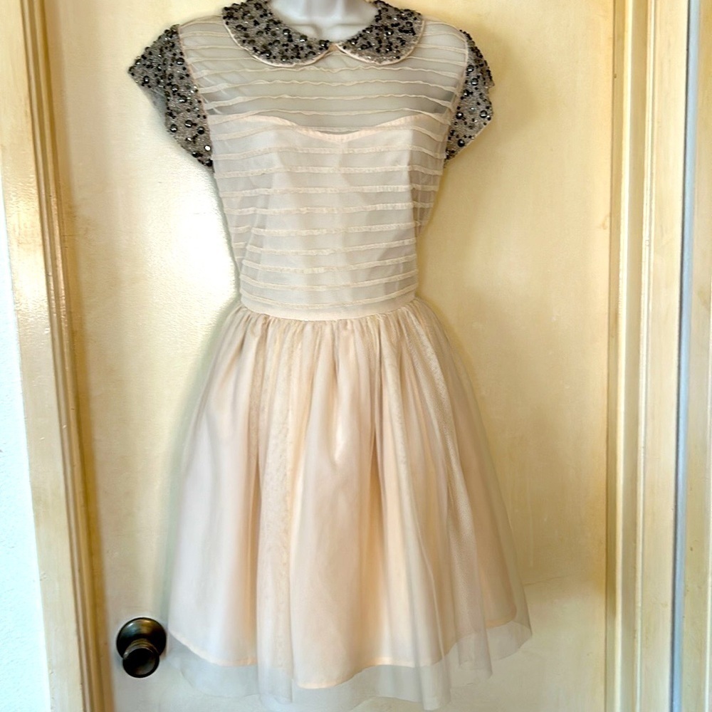 ASOS champagne/peach prom dress with tulle and bead embellishment size 4
